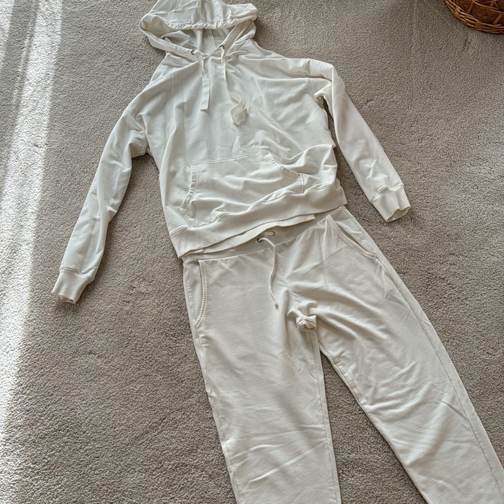 Brand new sweatsuit